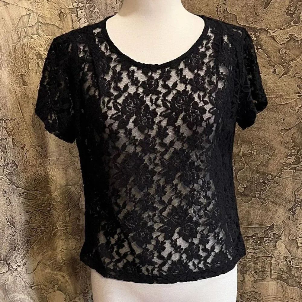 NWT h.i.p. Short Sleeve Lacy Top Size X-Small
